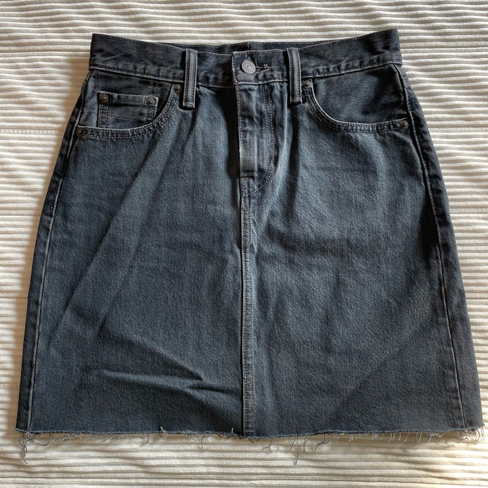 Levi’s mini skirt